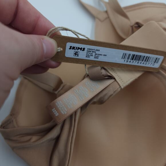 SKIMS Weightless Demi Bra in Clay Size 32DD - Picture 6 of 6